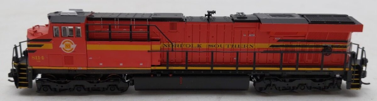 Broadway Limited 7302 N NS GE ES44AC Diesel Locomotive #8114 with Sound/DC/DCC LN/Box