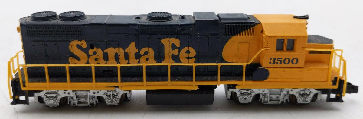 Life Like 7843 N Scale Santa Fe GP38-2 Diesel Locomotive #3500 VG