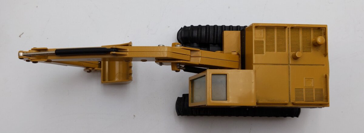 NZG Modelle 1:50 Scale Caterpillar 215 Excavator LN/Box