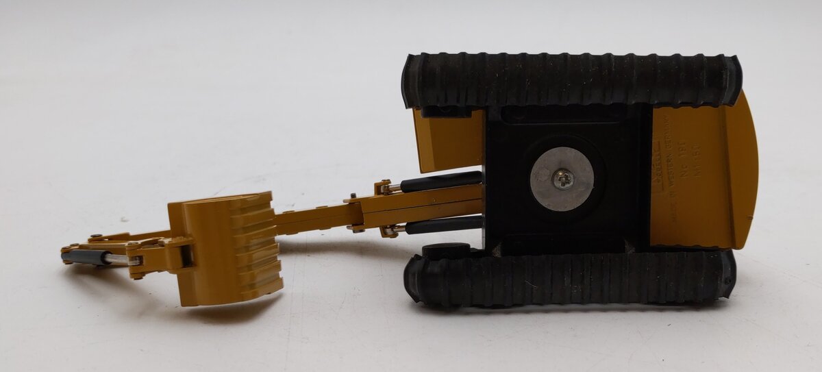 NZG Modelle 1:50 Scale Caterpillar 215 Excavator LN/Box