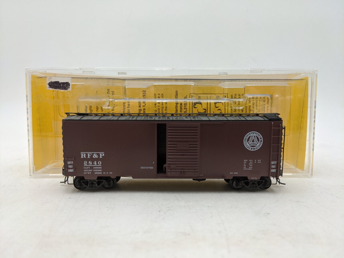 Kadee 4303 HO Richmond, Fredericksburg & Potomac 40' PS-1 Boxcar #2840 EX/Box