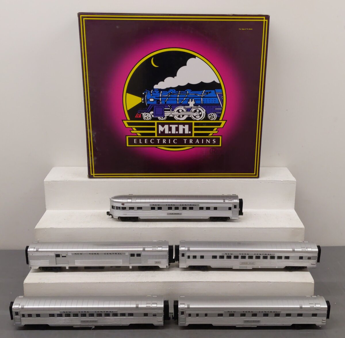 MTH 20-6568 O New York Central 70' Streamlined 5-Car Passenger Set LN/Box