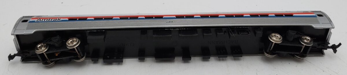 Bachmann 43-1022-05 HO Amtrak 85' Budd Fleet Coach #21917 EX