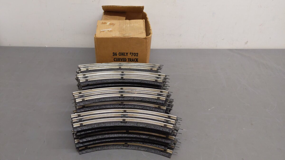 Marx 702 Vintage O Postwar Tinplate O-27 Curved Track with Roadbed (36) VG/Box