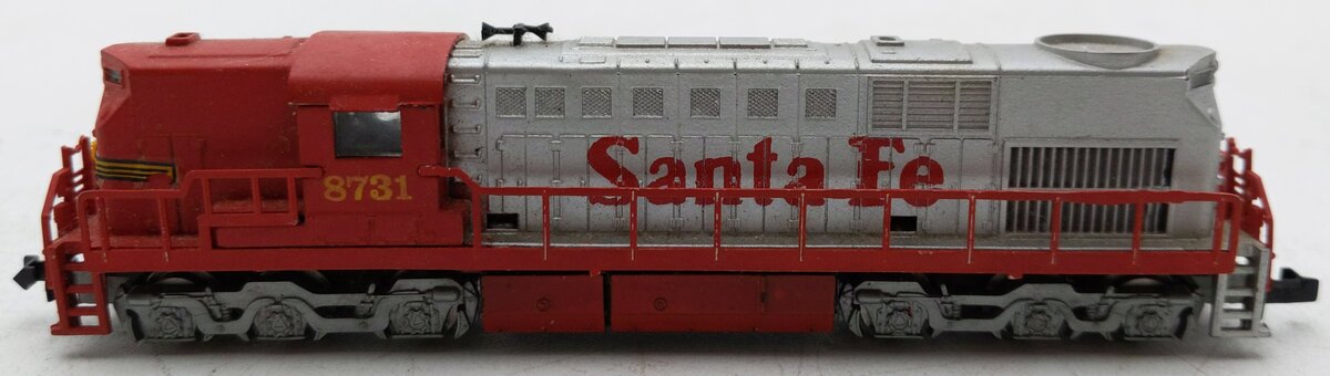 N Scale Atchison Topeka Santa Fe Diesel Locomotive #8731 VG