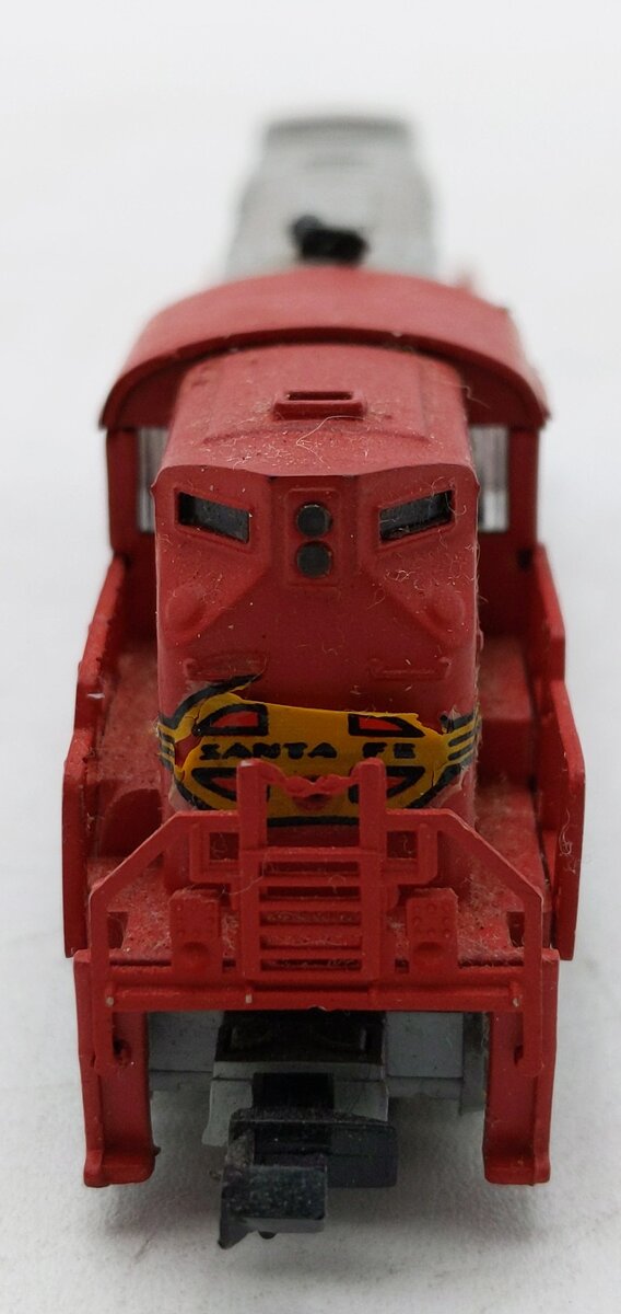 N Scale Atchison Topeka Santa Fe Diesel Locomotive #8731 VG