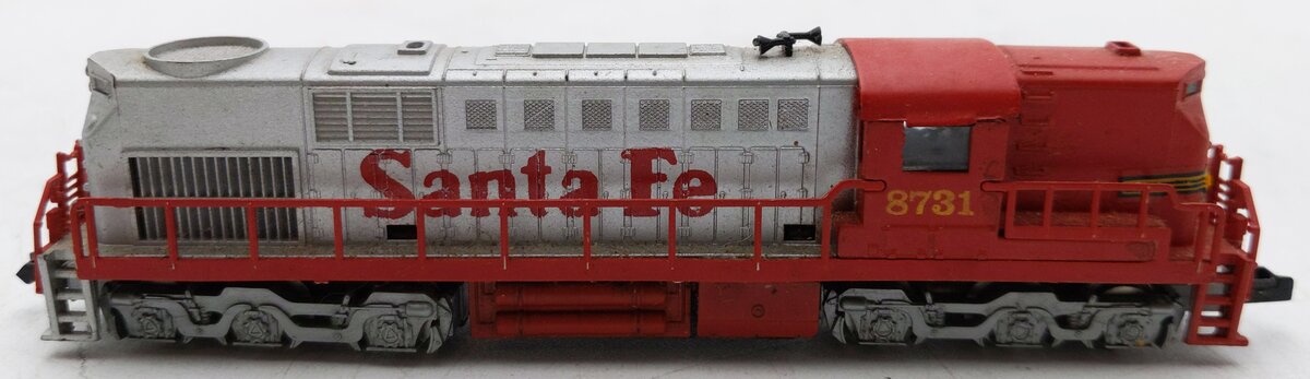 N Scale Atchison Topeka Santa Fe Diesel Locomotive #8731 VG