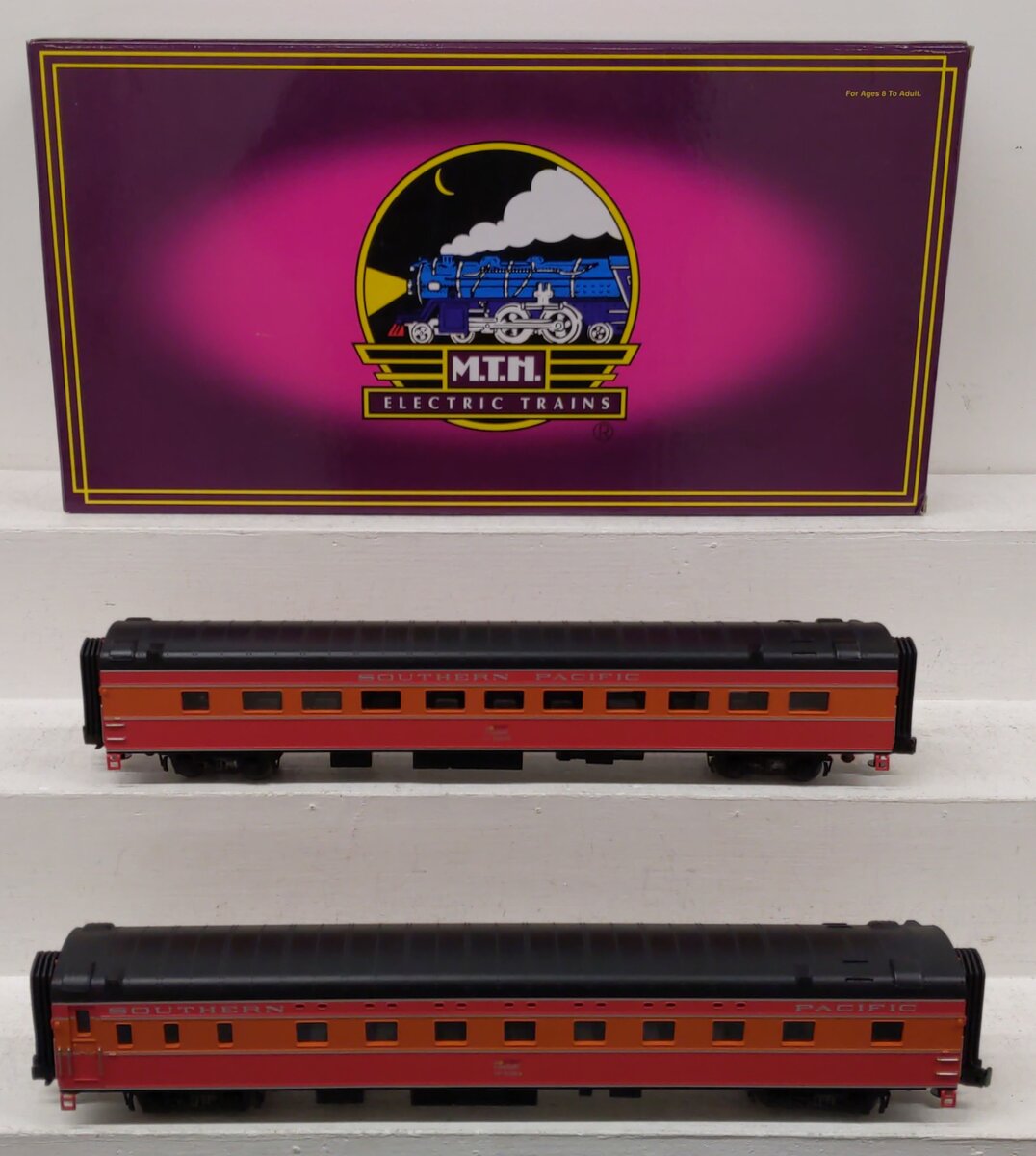 MTH 20-6686 O SP 70' Streamlined Sleeper/Diner Passenger Car Set (Set of 2) LN/Box