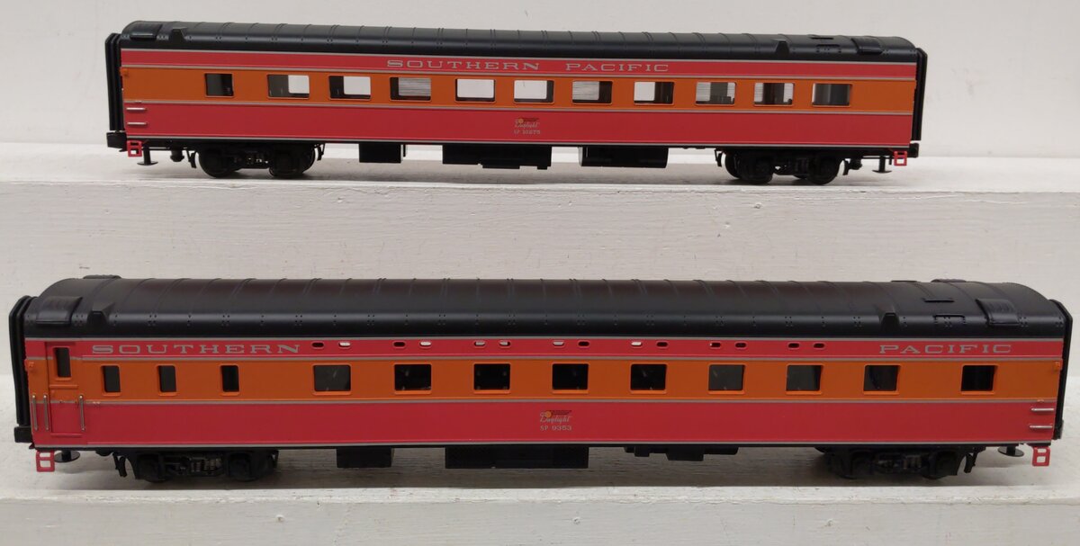 MTH 20-6686 O SP 70' Streamlined Sleeper/Diner Passenger Car Set (Set of 2) LN/Box