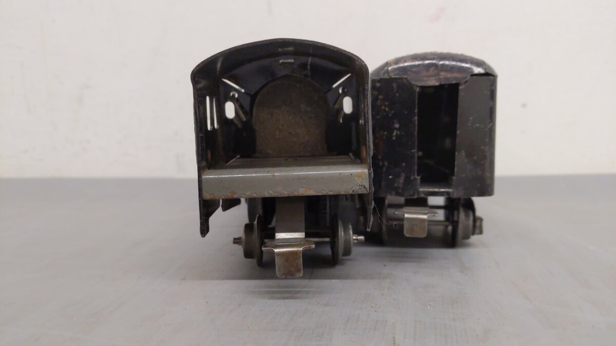 Marx 3000 Vintage O  2-4-2 Steam Locomotive with Tender VG