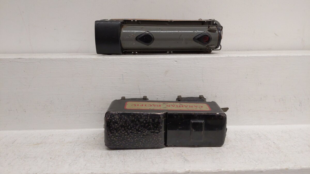 Marx 3000 Vintage O  2-4-2 Steam Locomotive with Tender VG