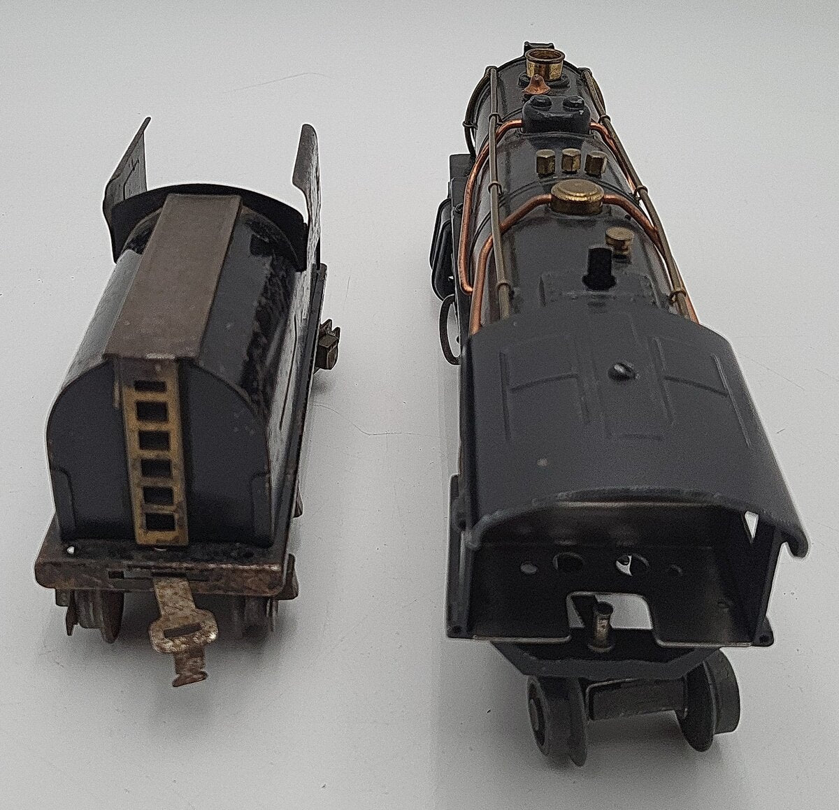 American Flyer W04602 Engine and Tender