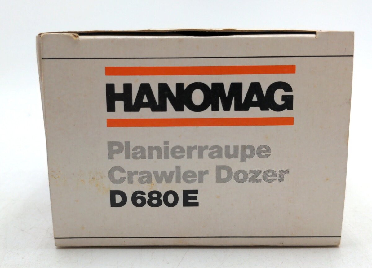 Conrad 2853 1:50 Scale Hanomag D680E Dozer NIB