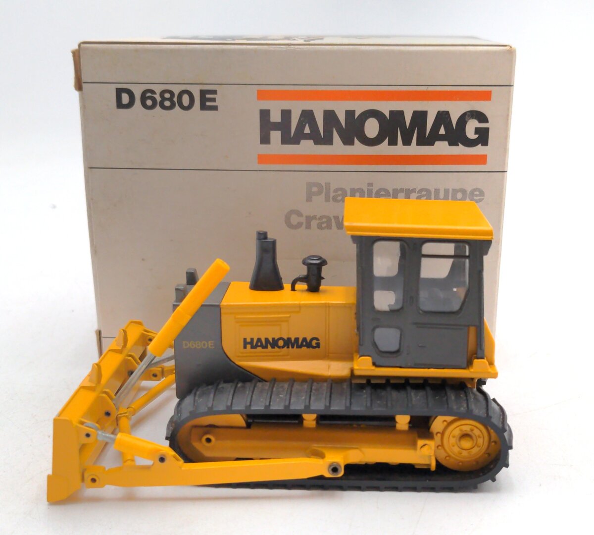 Conrad 2853 1:50 Scale Hanomag D680E Dozer NIB