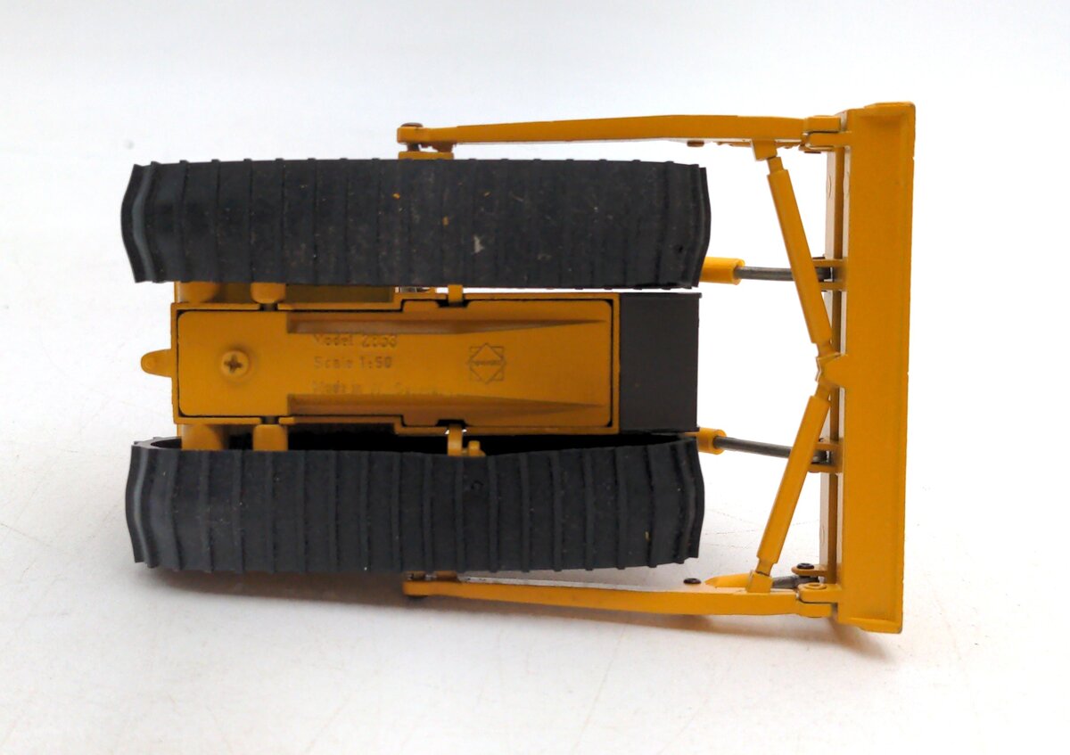 Conrad 2853 1:50 Scale Hanomag D680E Dozer NIB