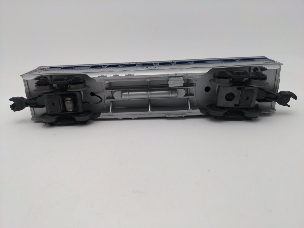 Lionel 6-27775 O Gauge Santa Fe Coach Passenger Illuminated Car #2414 EX/Box