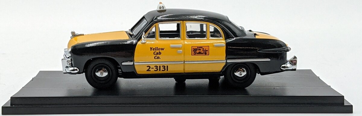 MTH 30-50076 1:43 1949 Ford 4-Door Taxi/Yellow Cab Co. NIB