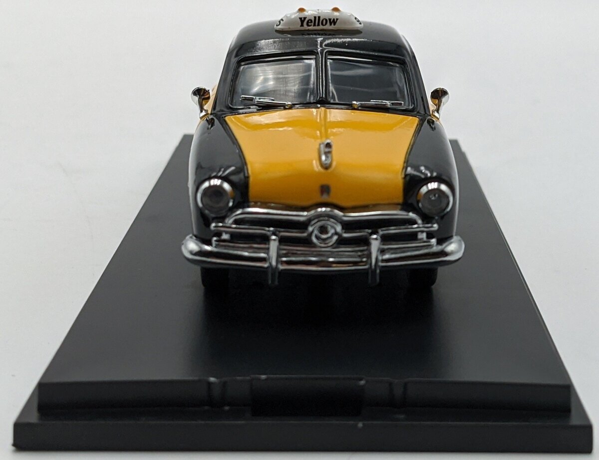MTH 30-50076 1:43 1949 Ford 4-Door Taxi/Yellow Cab Co. NIB