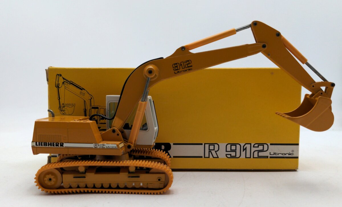 Conrad 2829 1:50 Scale Liebherr R912 Hydraulic Excavator LN/Box