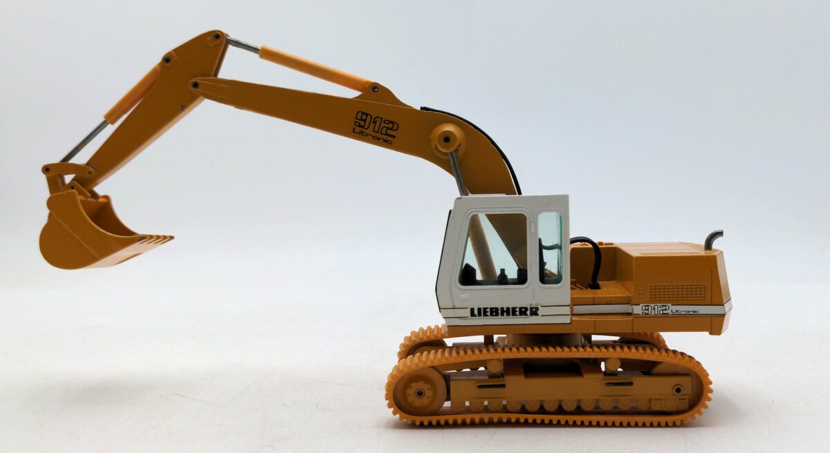 Conrad 2829 1:50 Scale Liebherr R912 Hydraulic Excavator LN/Box