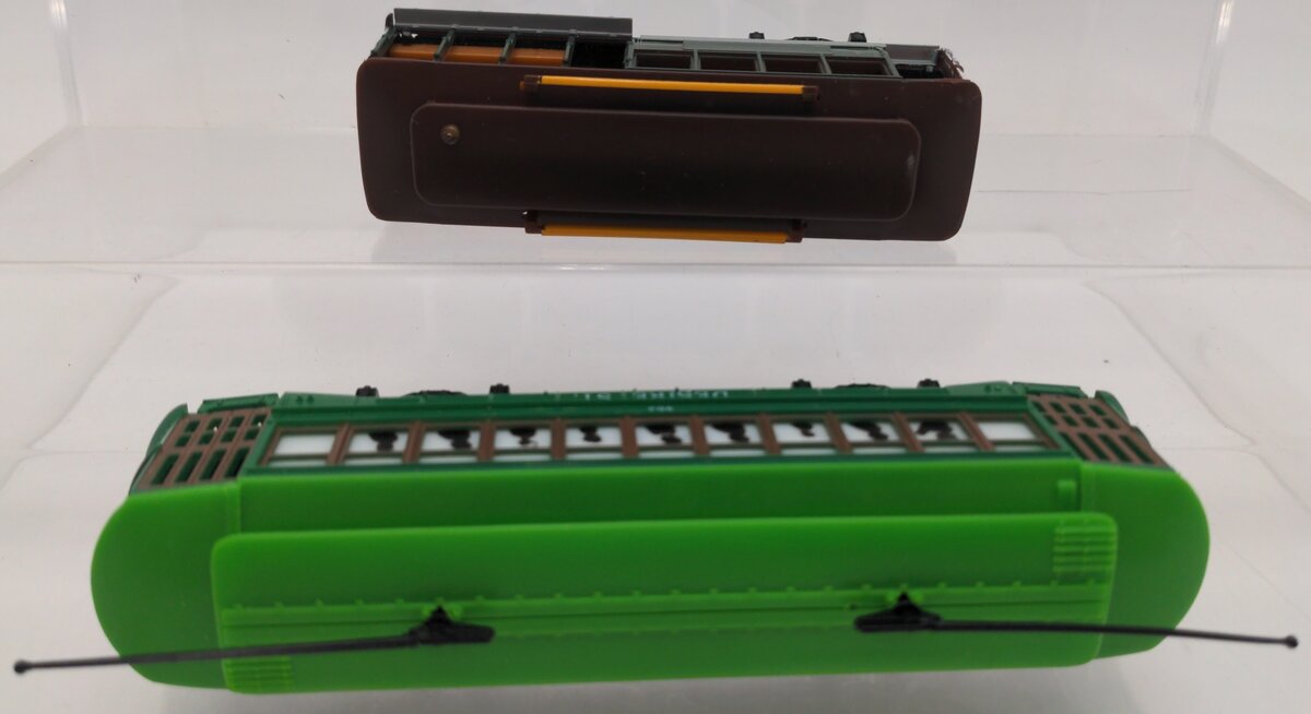HO Scale 2 Classic Streetcars Trolly Car Set EX/Box
