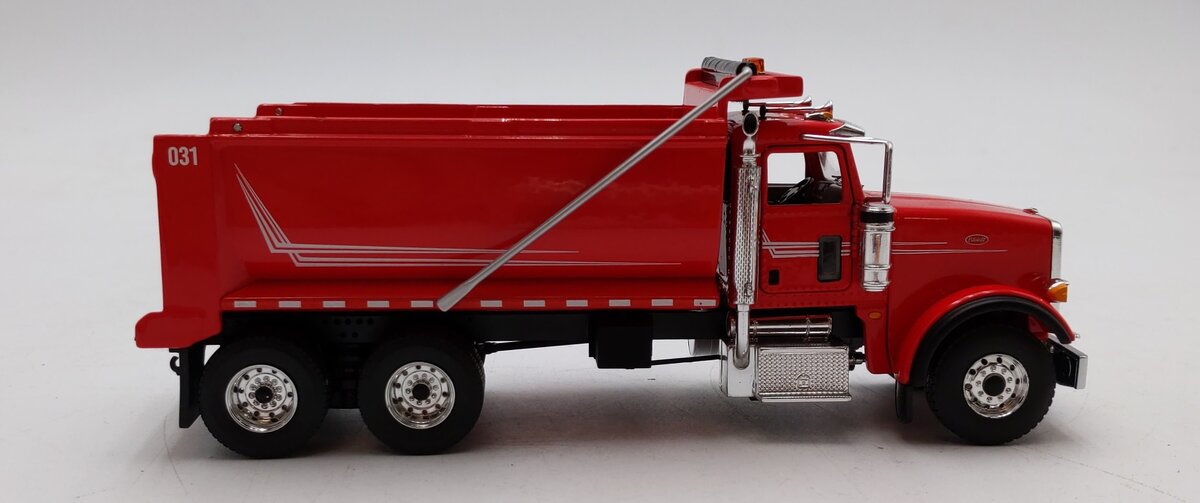 First Gear 50-3358 1:50 Peterbilt Model 367 Dump Truck in Red NIB