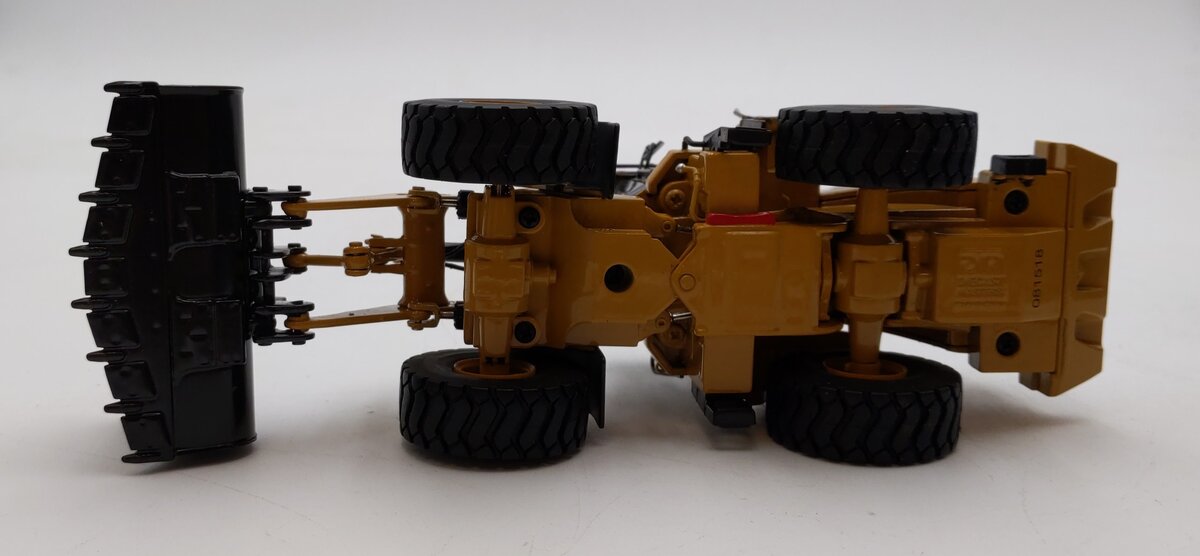 DieCast Masters 85927 1:50 Caterpillar 972M Wheel Loader NIB
