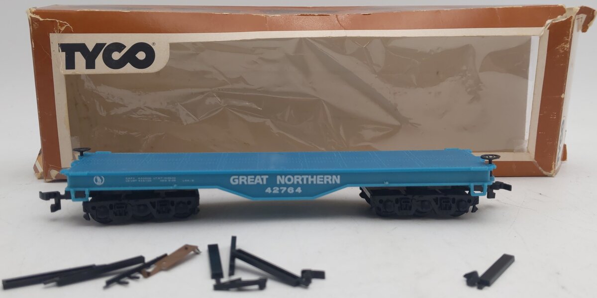 Tyco 42764 HO Scale Great Northern Flatcar VG/Box