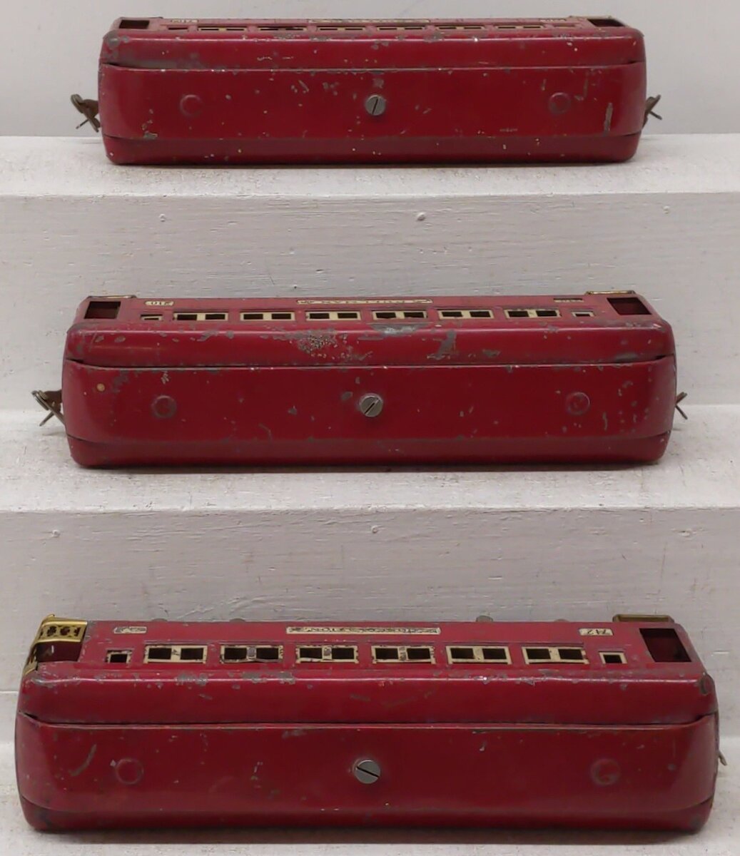 Lionel 710S Vintage O Orange Tinplate Passenger Cars: 710, 710 & 712