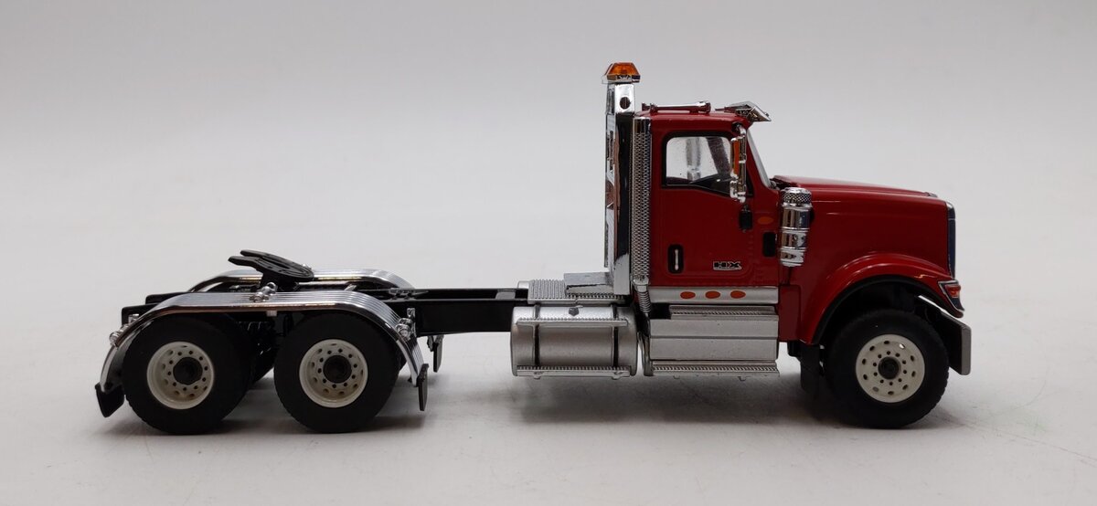DieCast Masters 71002 1:50 Red International HX520 Day Cab Tandem Tractor NIB
