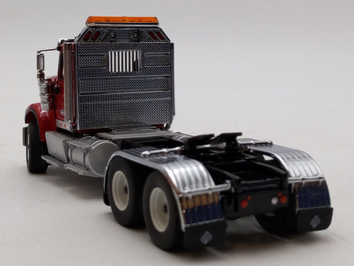 DieCast Masters 71002 1:50 Red International HX520 Day Cab Tandem Tractor NIB