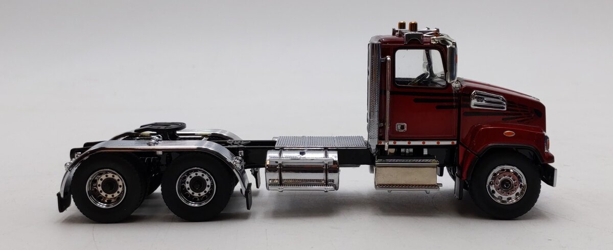 DieCast Masters 71037 1:50 Metallic Red Western Star 4700 SF Tandem Day Cab NIB