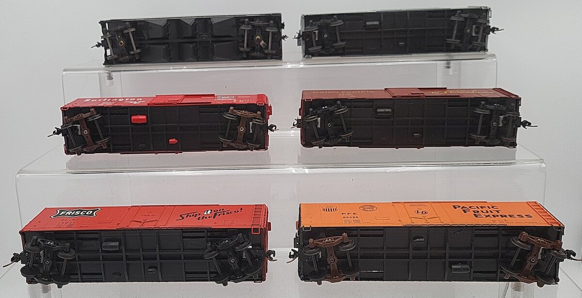 American Models & Other S Assorted Freight Cars: 69388, 62987, 19526, 80356 [6] EX