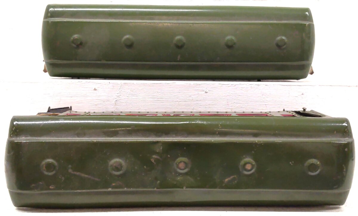 Ives Vintage Standard Gauge Olive Green Passenger Cars: 184, 186 [2]