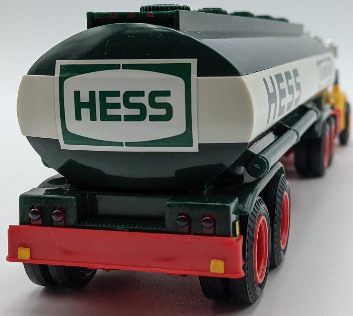 Hess 1984 Fuel Oils Tanker Truck Toy Bank NIB