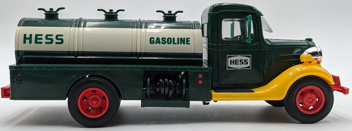Hess 1982 1st Hess 1933 Chevy Delivery Truck Toy Bank NIB