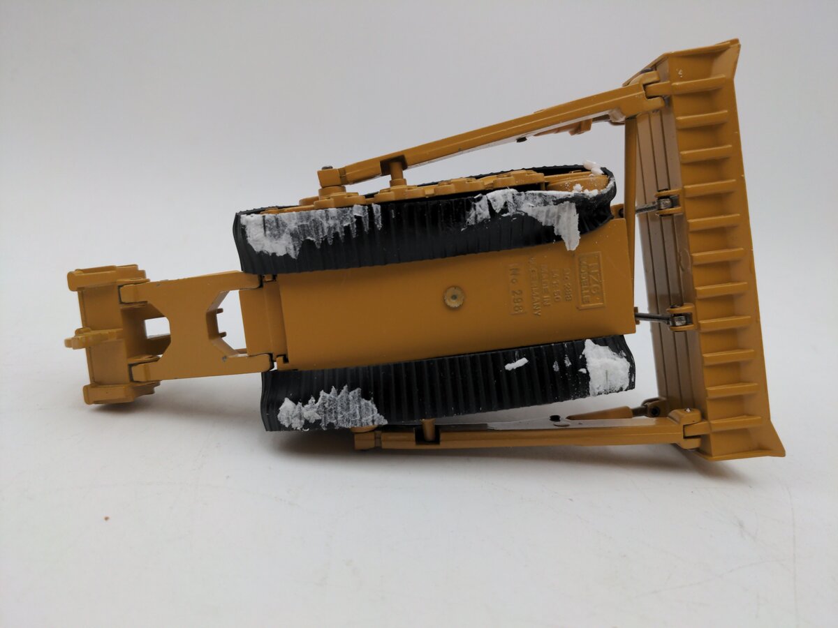 NZG 233 1:50 CAT D8N Track-Type Tractor EX/Box