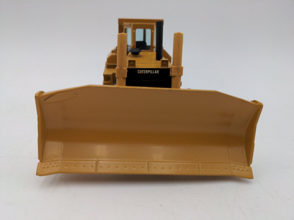 NZG 233 1:50 CAT D8N Track-Type Tractor EX/Box
