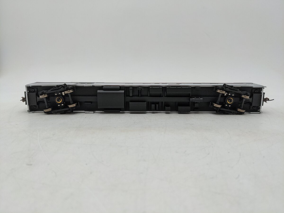 Walthers 932-6466 HO Scale 85' Budd Baggage Dormitory Passenger Car EX