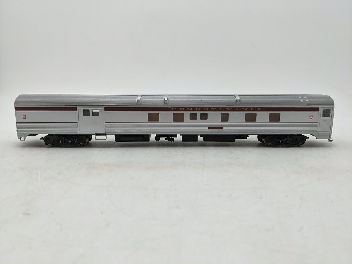 Walthers 932-6466 HO Scale 85' Budd Baggage Dormitory Passenger Car EX