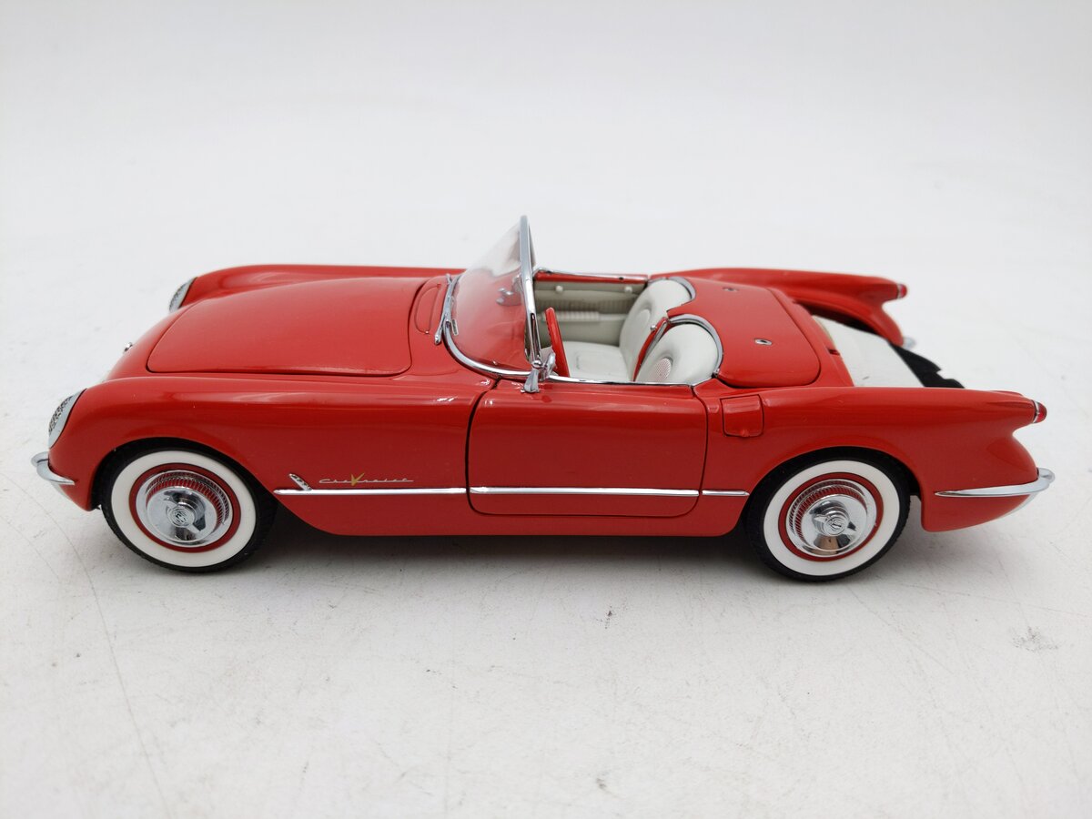 Danbury Mint 174-01 1:24 Die Cast Red 1955 Chevrolet Corvette Roadster VG/Box