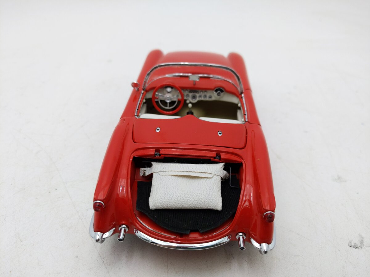 Danbury Mint 174-01 1:24 Die Cast Red 1955 Chevrolet Corvette Roadster VG/Box