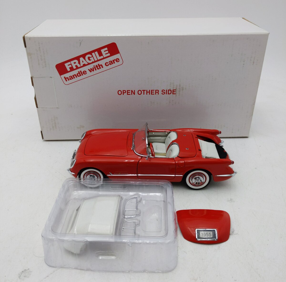 Danbury Mint 174-01 1:24 Die Cast Red 1955 Chevrolet Corvette Roadster VG/Box