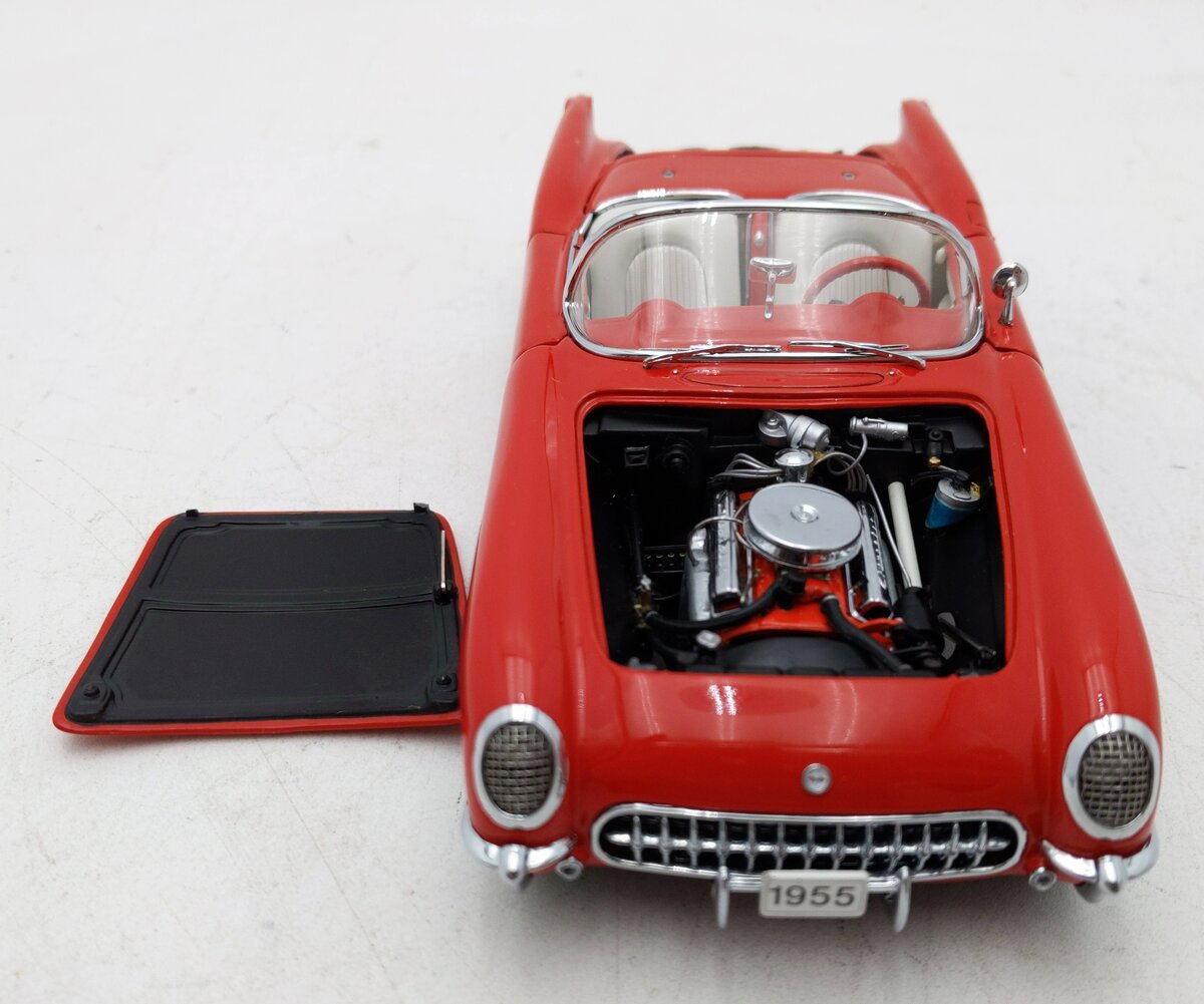 Danbury Mint 174-01 1:24 Die Cast Red 1955 Chevrolet Corvette Roadster VG/Box
