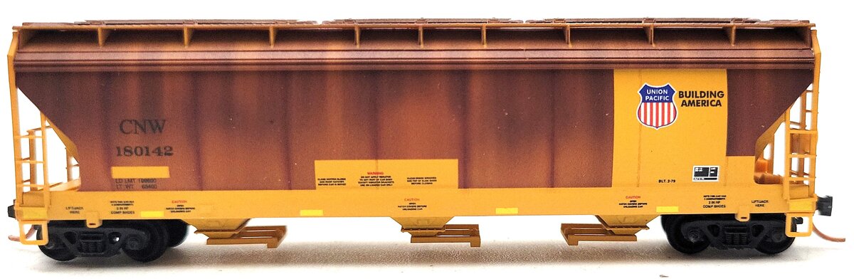 Micro-Trains 09451410 N Scale Weathered CNW/UP 3-Bay Covered Hopper #180332 EX/Box