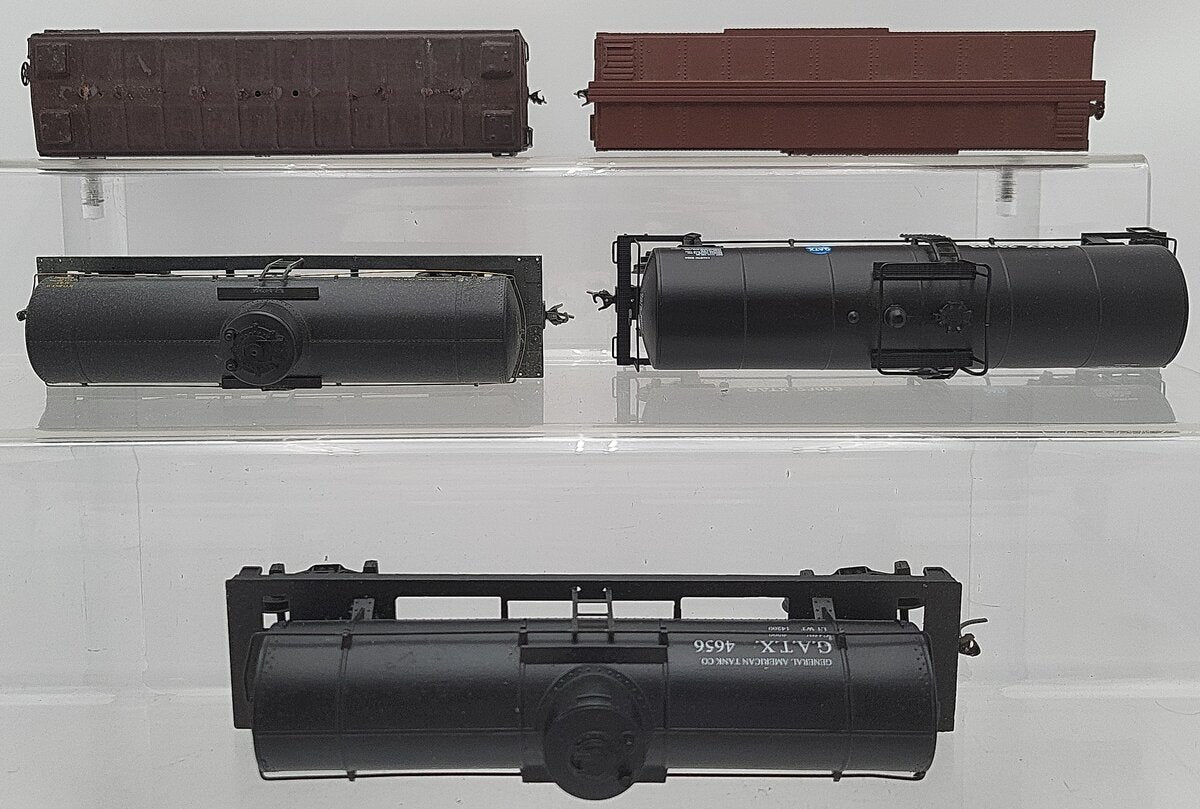 American Models & Others S Assorted Freight Cars: 98034, 23003, 85339, 4656 [5] VG