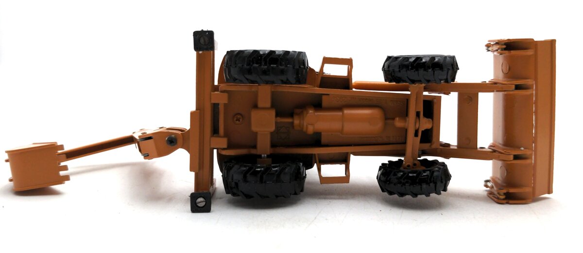 Conrad 2934 1:35 Case Loader/Backhoe With 4 Wheel Drive And Case 4-In-1 Bucket LN/Box