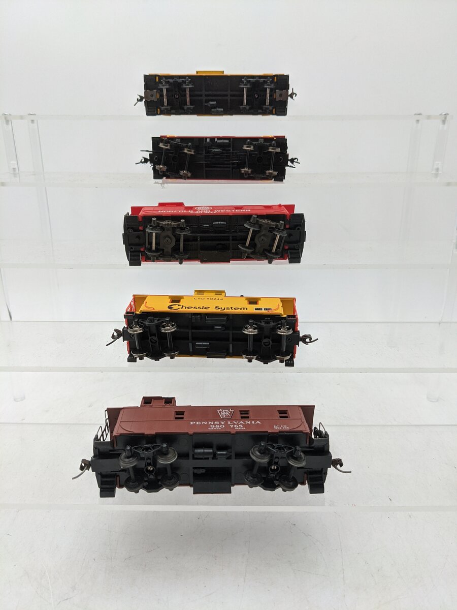 Athearn & Others HO Scale Assorted Cabooses [5] EX