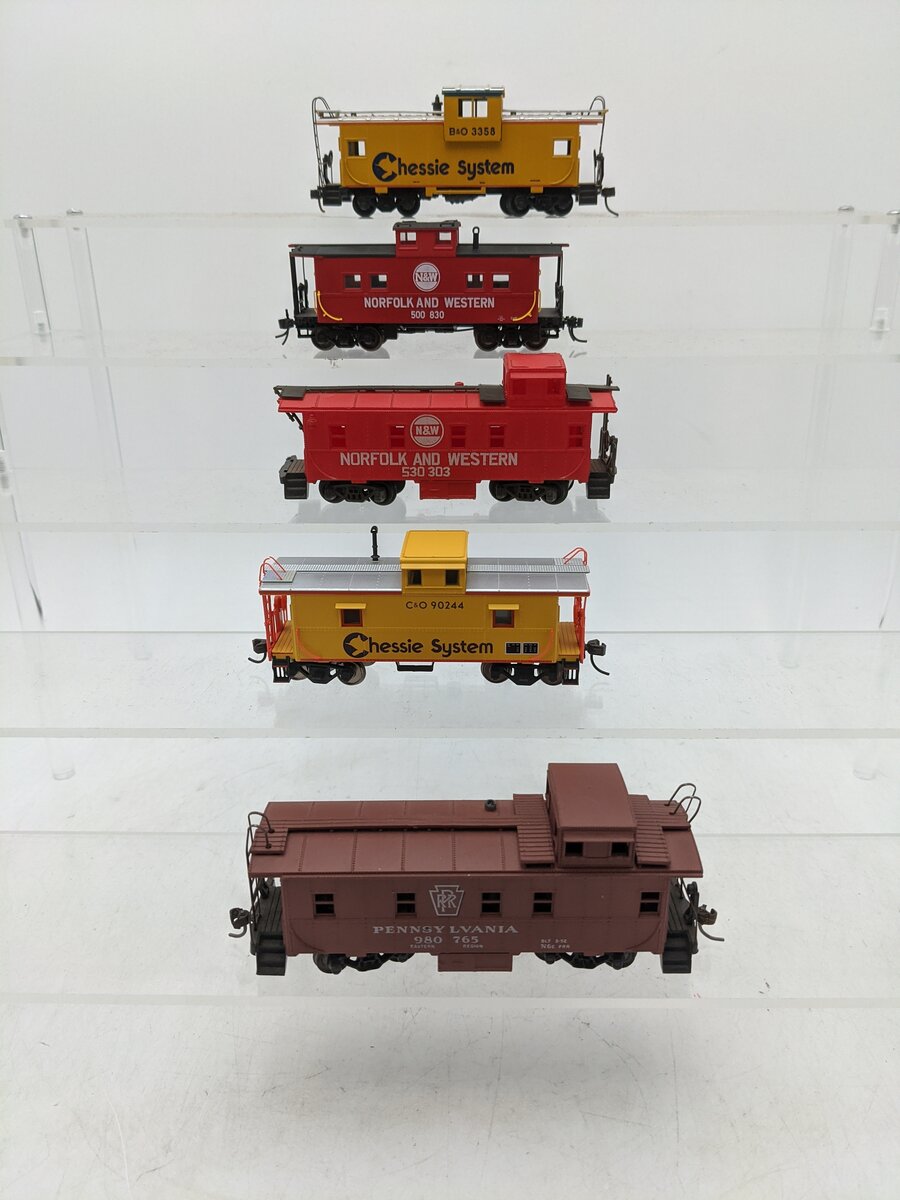 Athearn & Others HO Scale Assorted Cabooses [5] EX