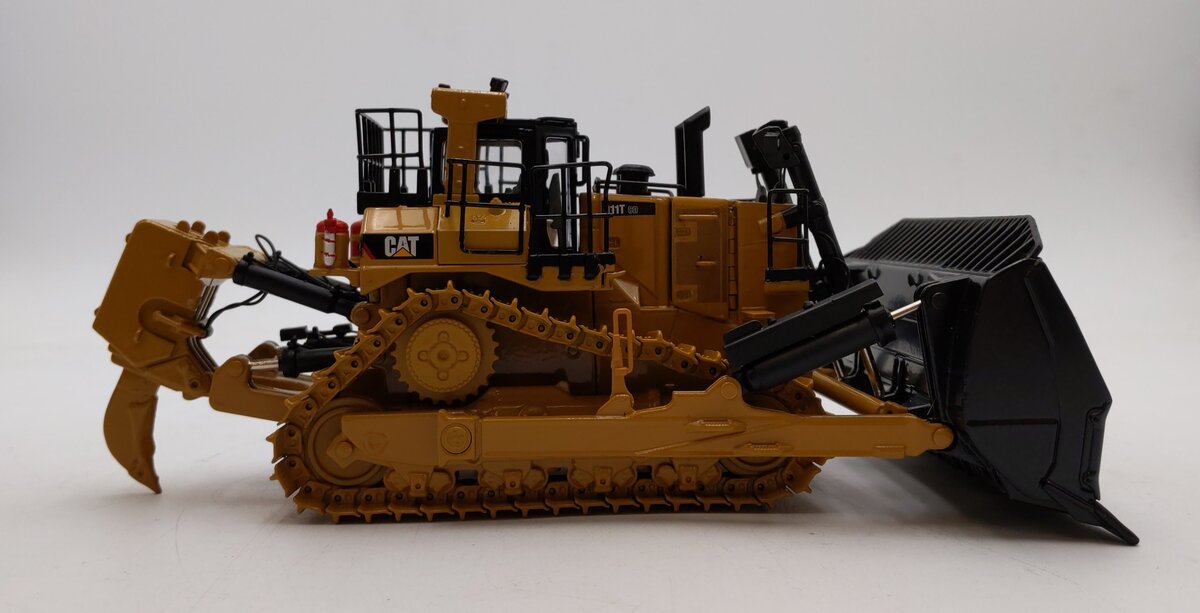 DieCast Masters 85567 1:50 Caterpillar D11T CD Carrydozer NIB